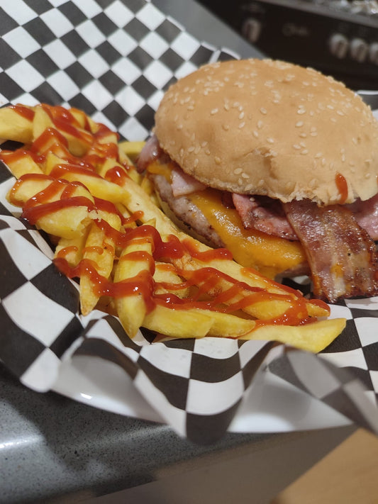 Hamburguesa + Patatas + Refresco 1L