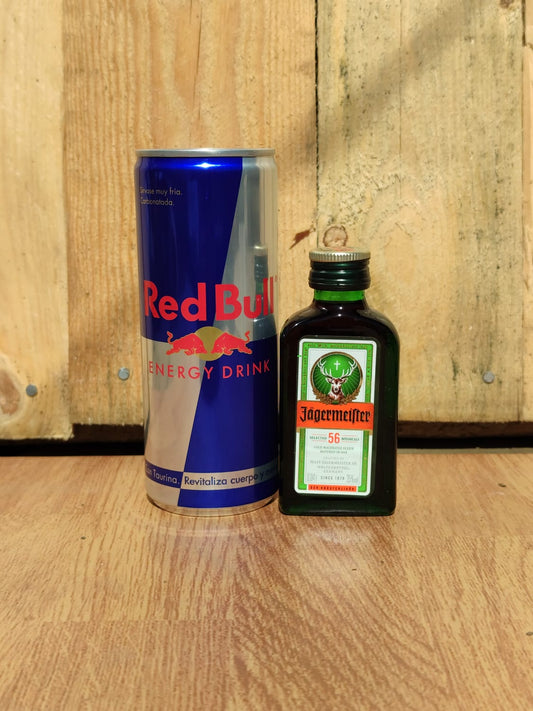 Cubata Licor Jägermeister + Red Bull